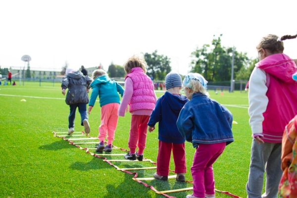 children playing - what makes a high quality preschool program