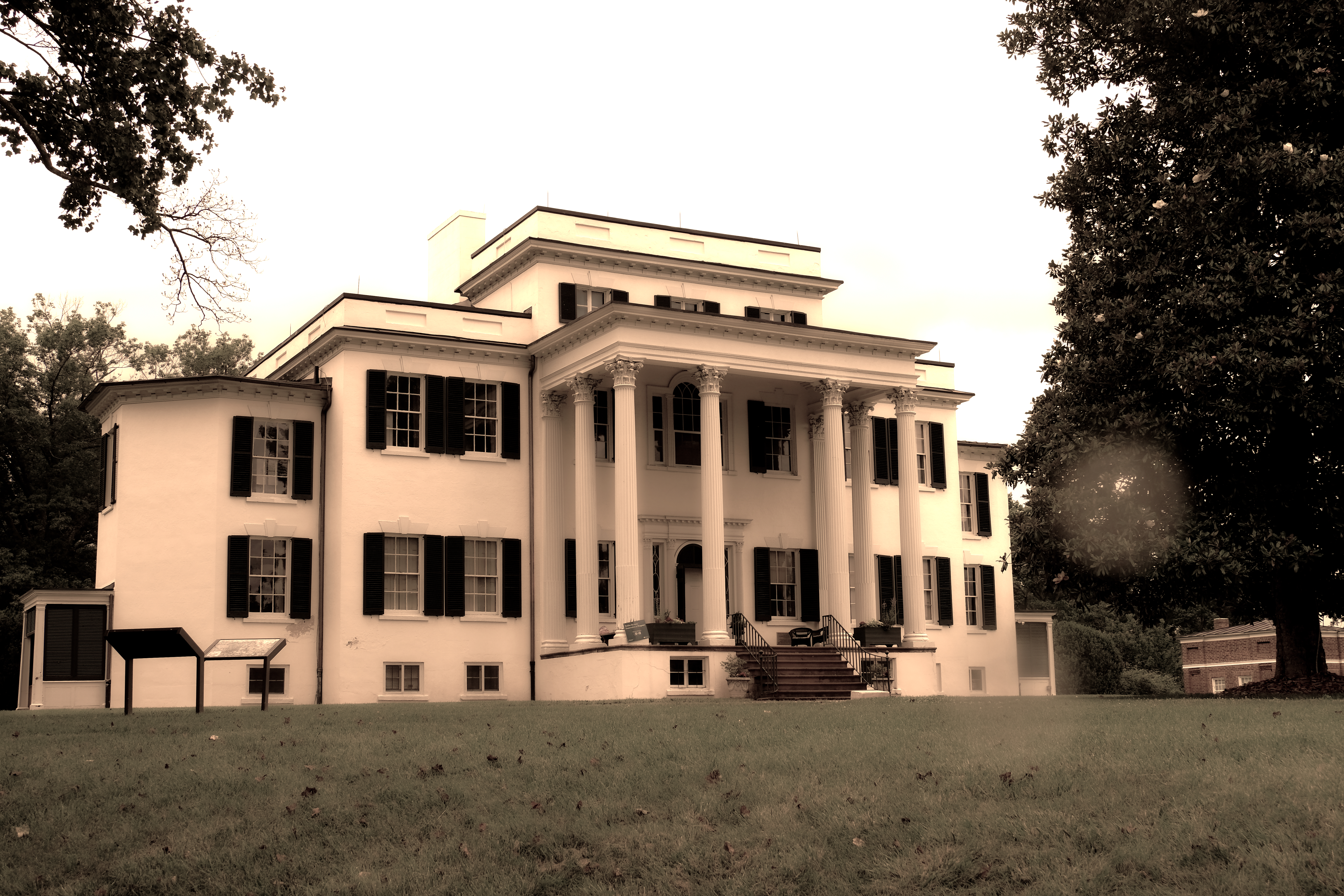 Using GPS with photos at Oatlands Plantation Using GPS with photos at Oatlands Plantation