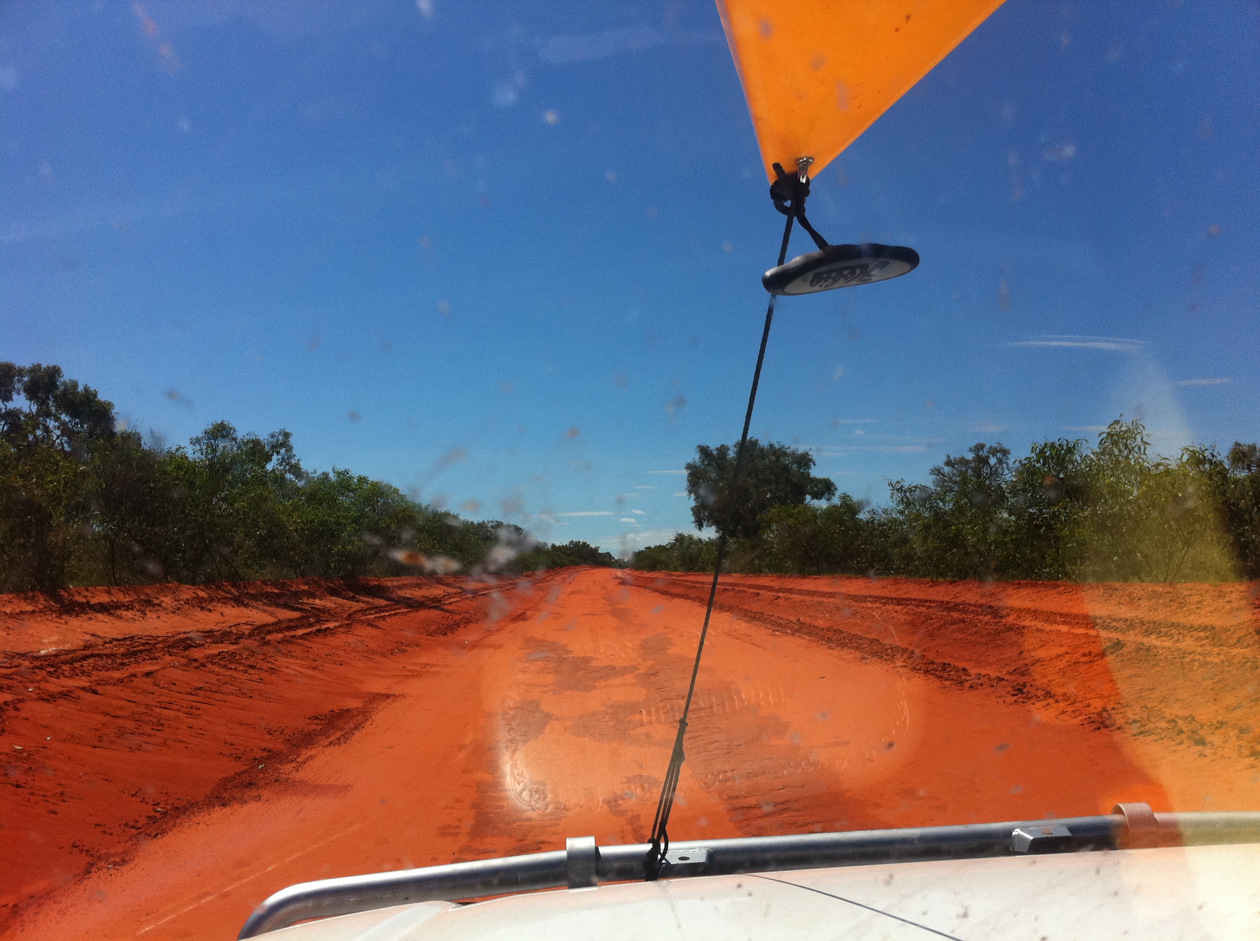 懷孕8個月還開著土路進出來小鎮道路