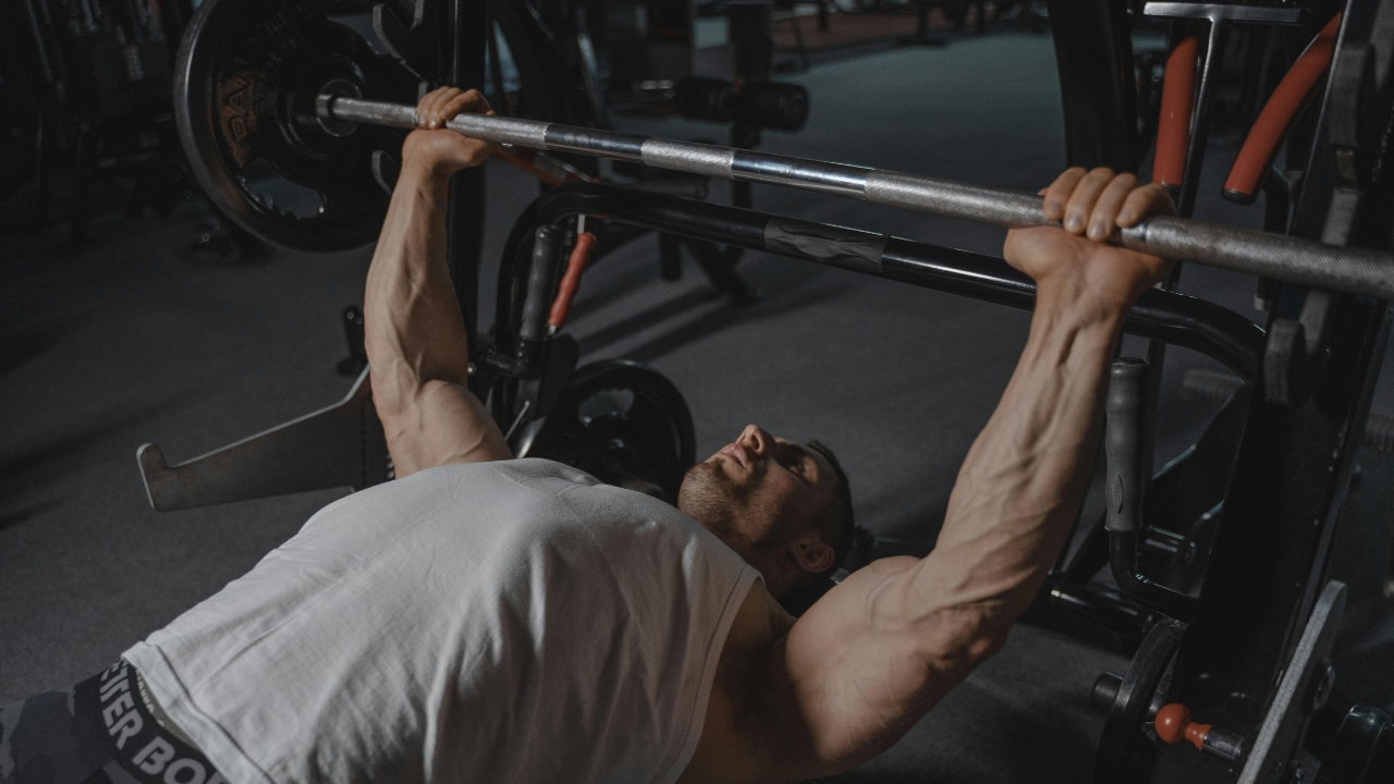 Learn how different rep ranges affect your training goals. Understand power, strength, hypertrophy, and endurance in one guide.