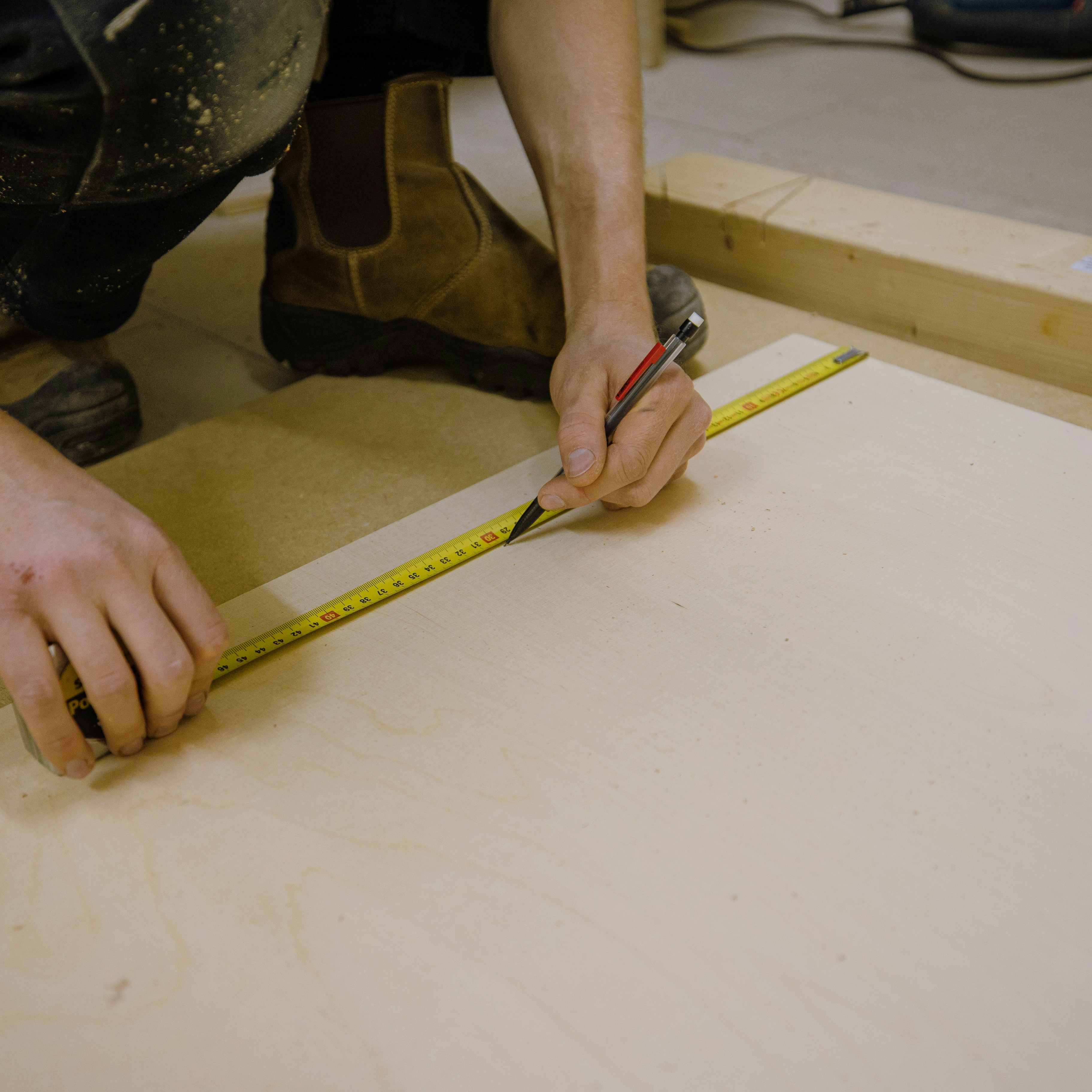 How to find a reliable handyman: Tips for choosing licensed professionals, checking reviews, requesting estimates, and ensuring quality home repairs How to find a reliable handyman: Tips for choosing licensed professionals, checking reviews, requesting estimates, and ensuring quality home repairs