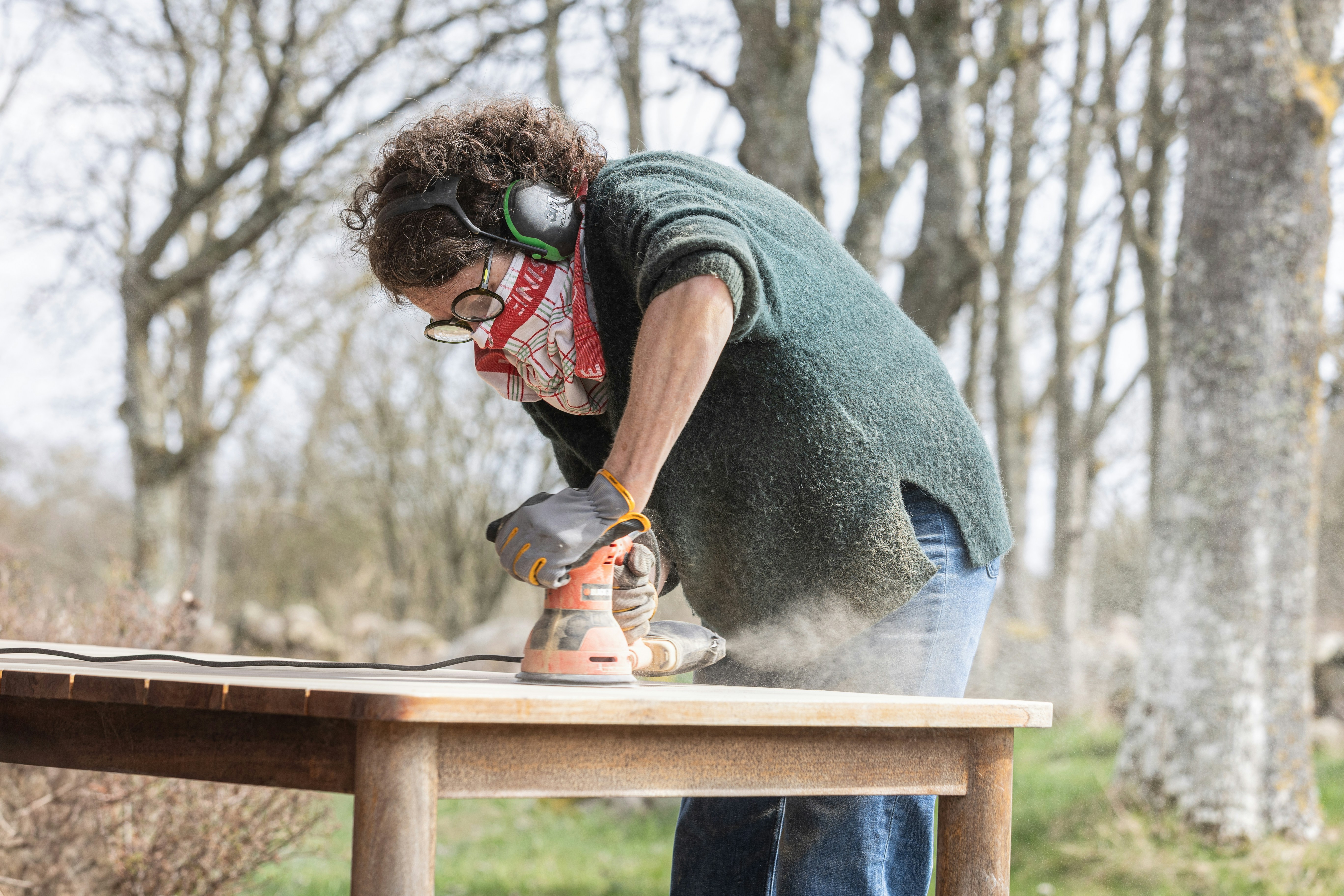 Top signs your home needs a handyman: Cracks in walls, leaks, loose railings, electrical issues, and other home repair warnings that shouldn't be ignored. Top signs your home needs a handyman: Cracks in walls, leaks, loose railings, electrical issues, and other home repair warnings that shouldn't be ignored.