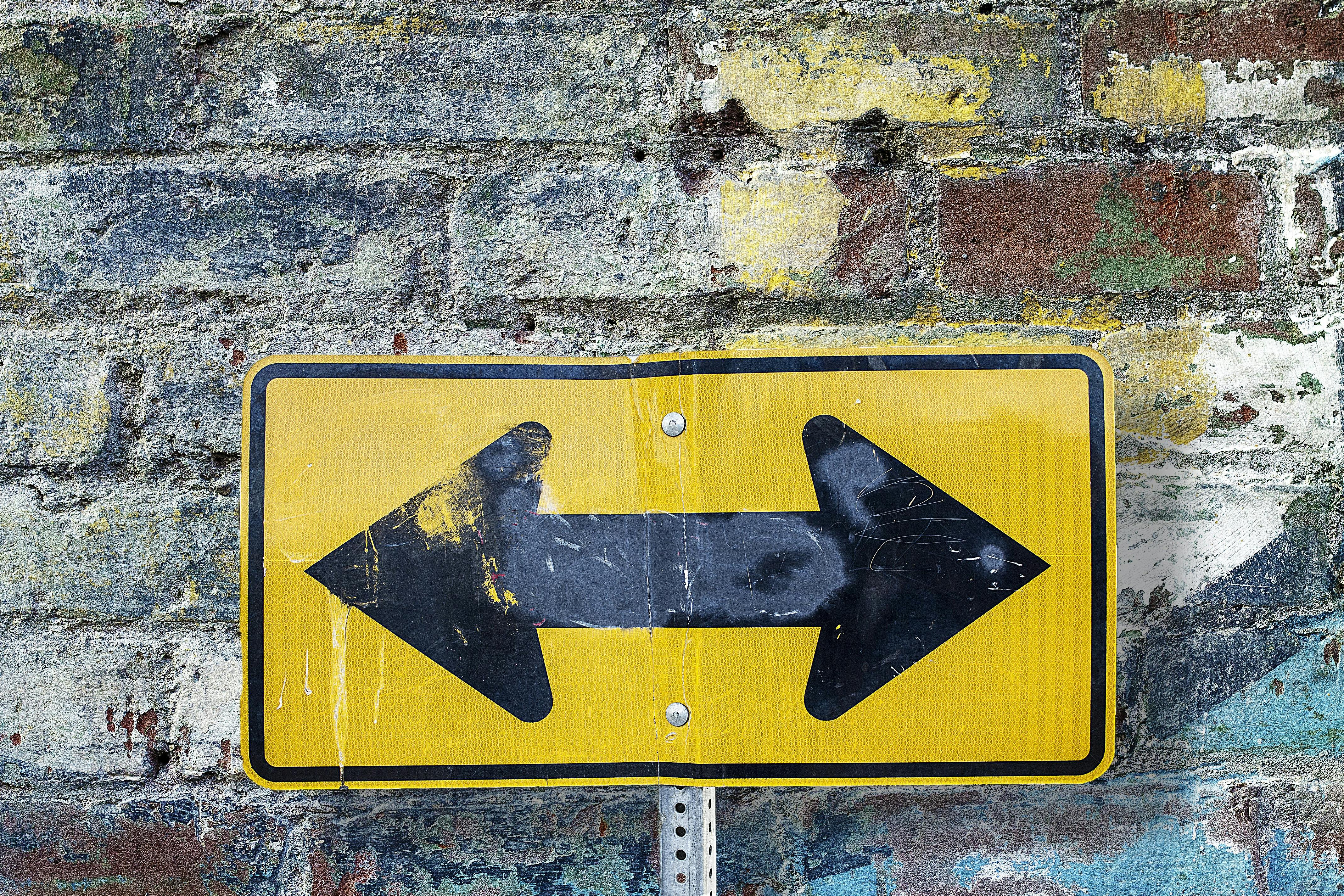 yellow-and-black-2-way-signage