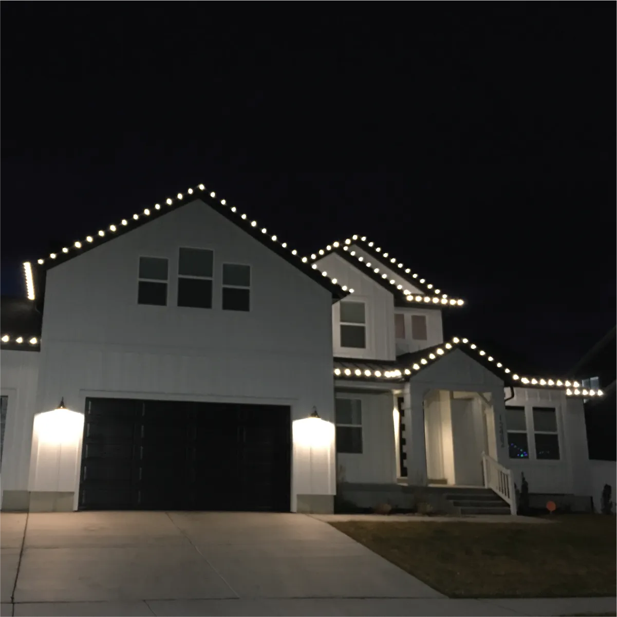 Huckleberry Lights Christmas installation 9