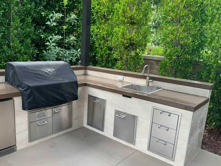 Outdoor Kitchen