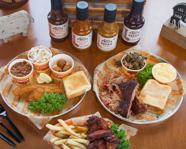 Willie Jewell's BBQ Sauce Choices and Platters
