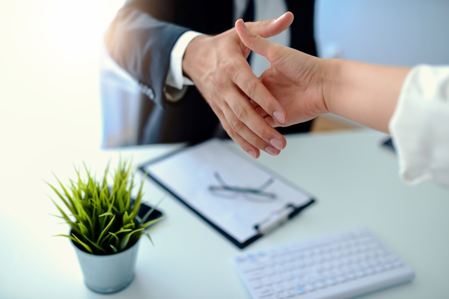 5 Ways Agent AI Can Help You Close More Insurance Deals
