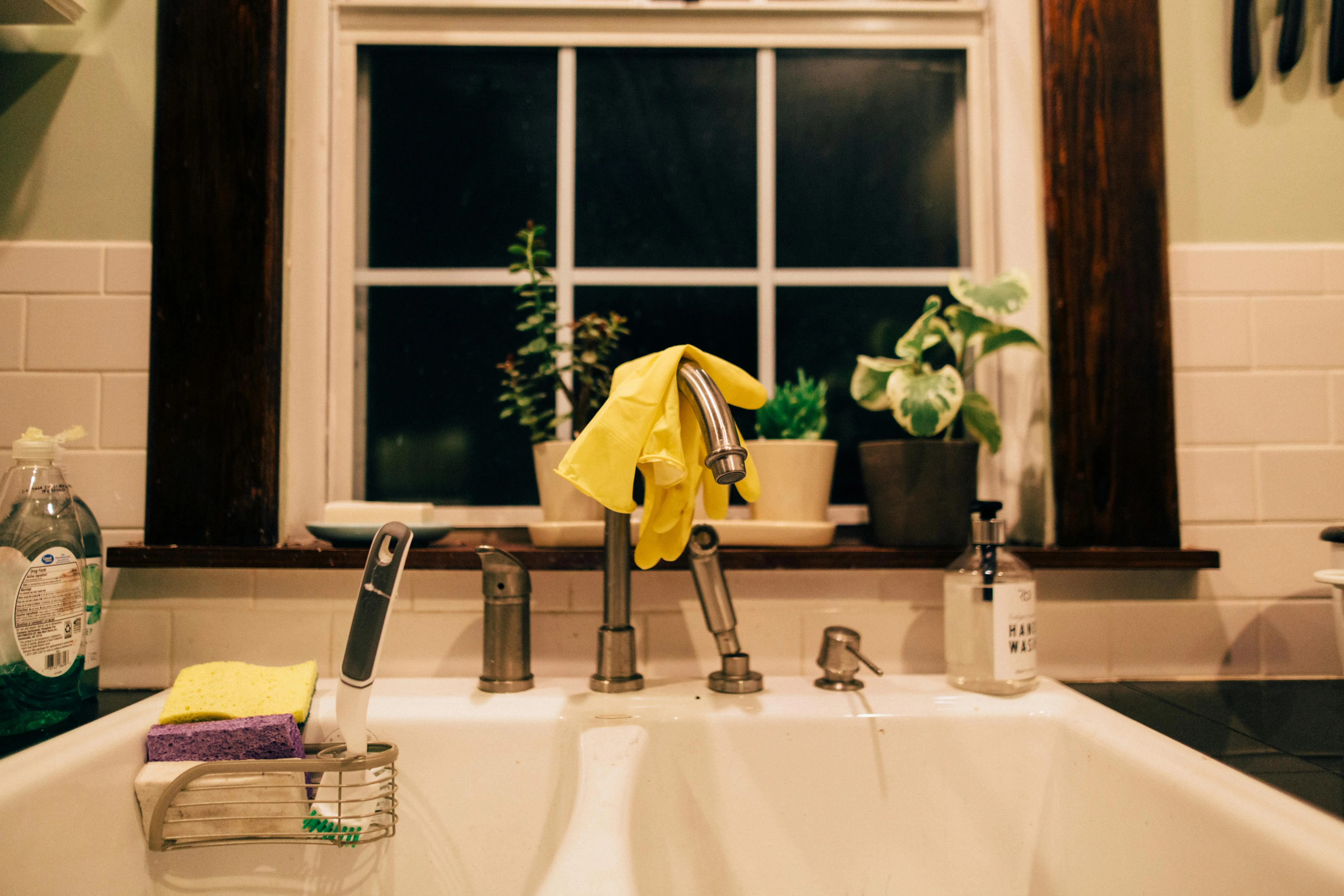 How to Unclog a Kitchen Sink How to Unclog a Kitchen Sink