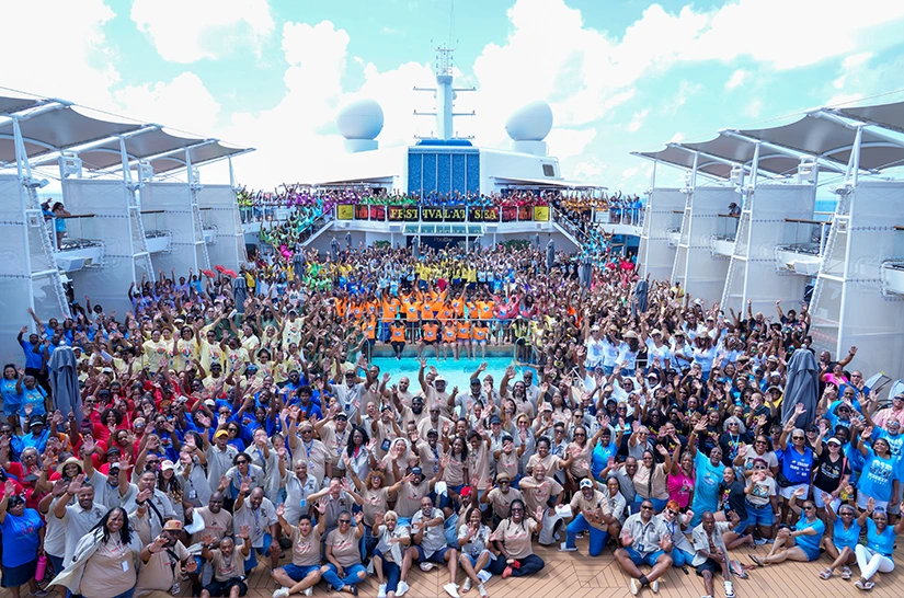 Cruise crowd