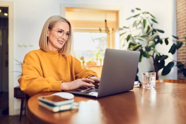 licensed health insurance agent working from home