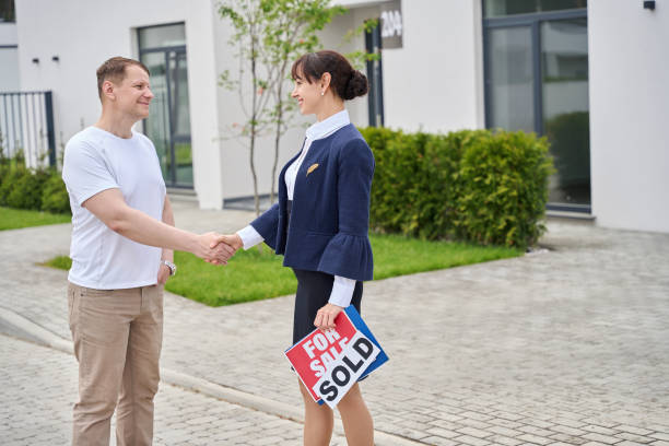 Sales experience is crucial for entry-level insurance agents, and bare minimum, any kind of previous selling skills and/or experience must be highlighted.