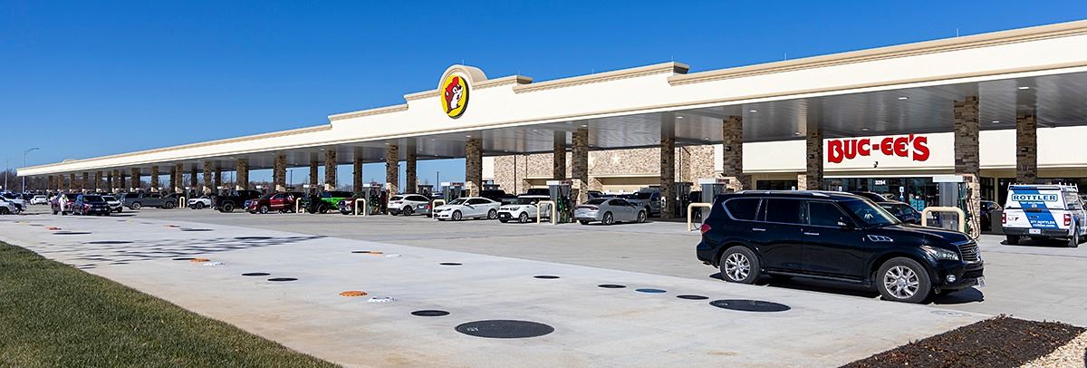 gas pumps at bucee's 