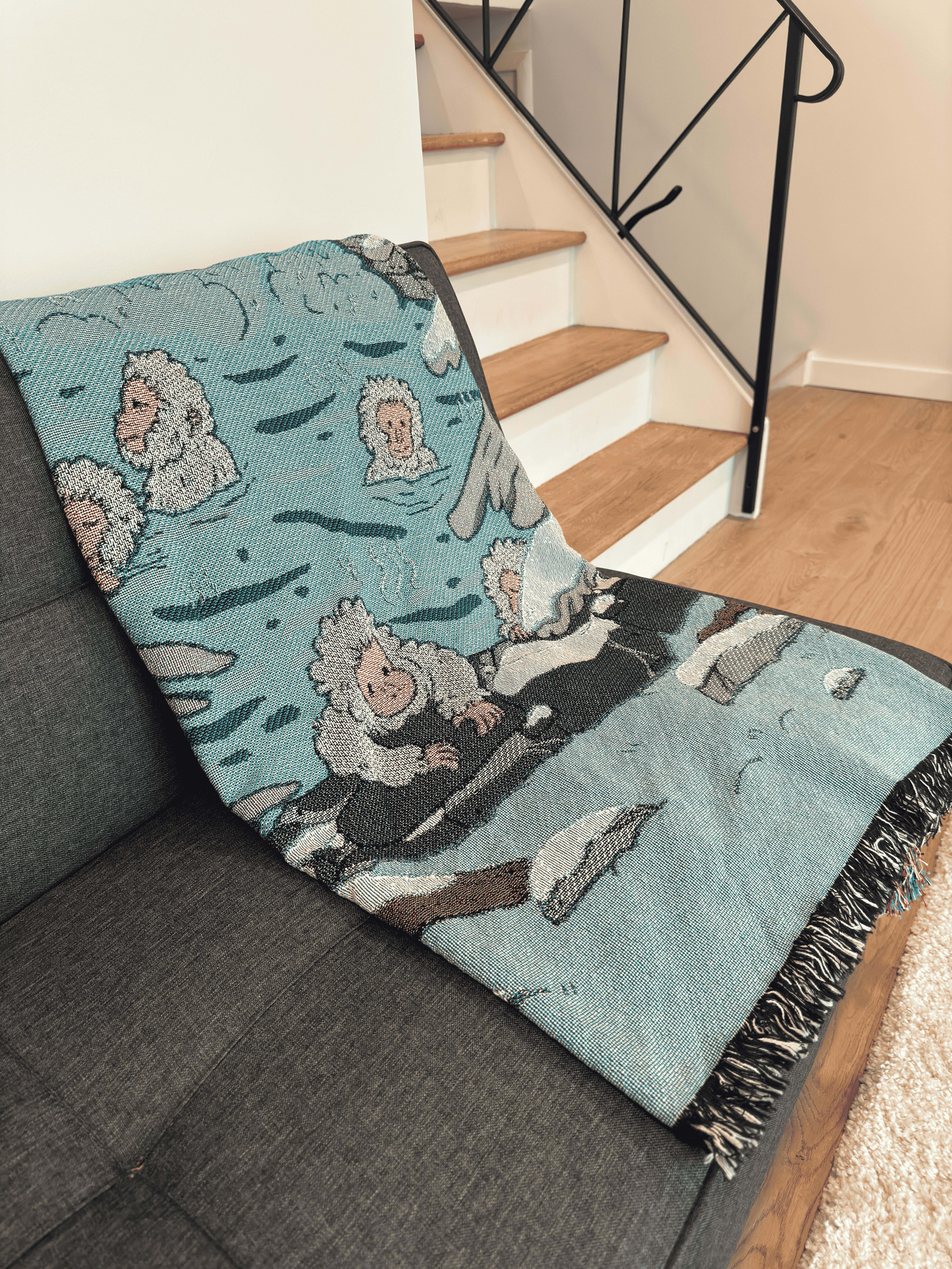 Monkey Hot Springs Woven Throw Blanket – Cozy Decor for Bed & Couch