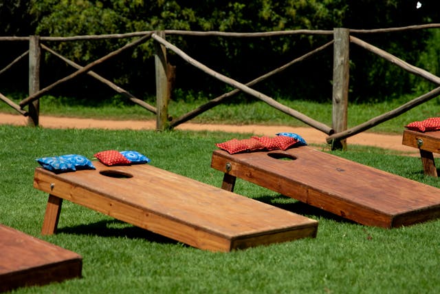 Cornhole game