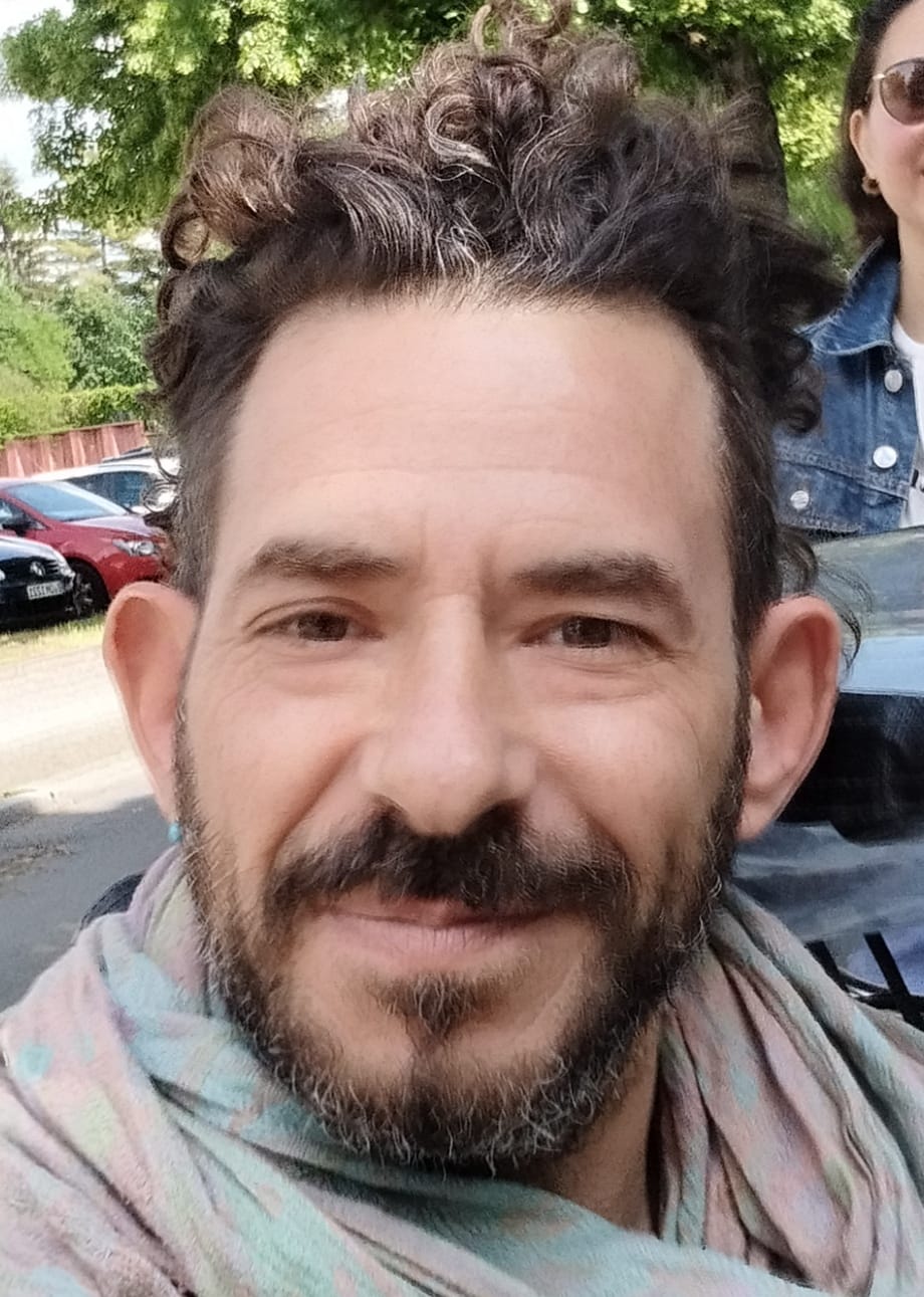 דוד צבי מדבר