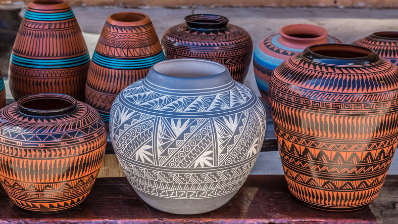photo of handmade pots in Santa Fe, Mexico