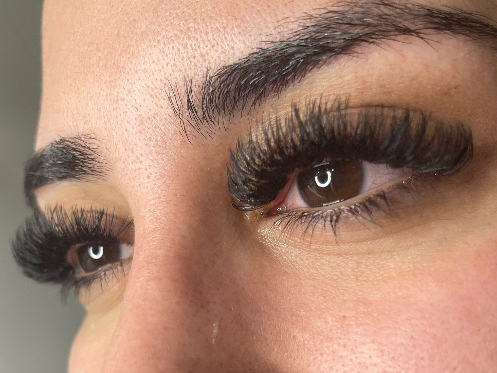 volume lash image 