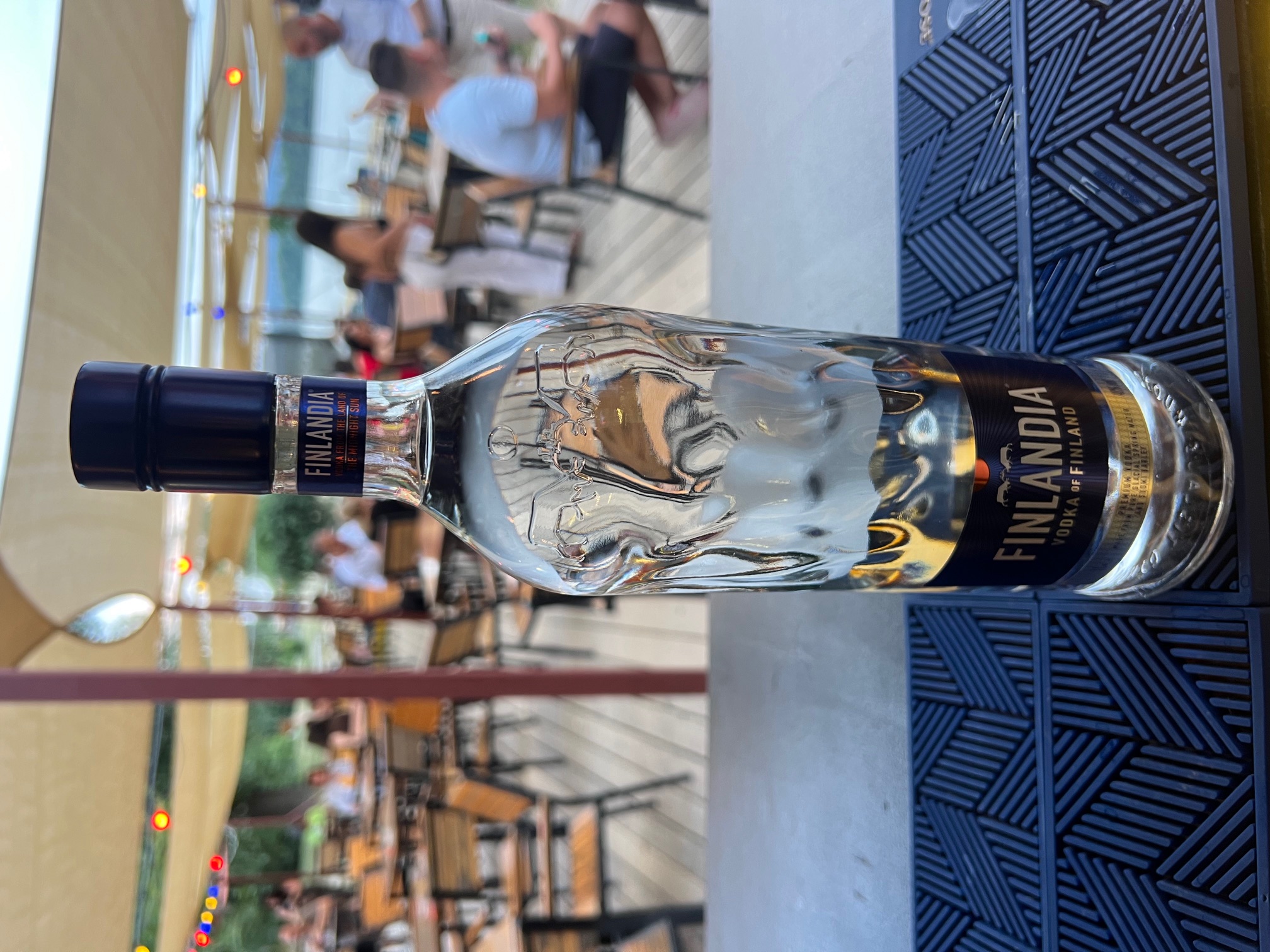 Vodka Válogatás Budapesten – Prémium Italok a Duna-parti Bárpultnál
