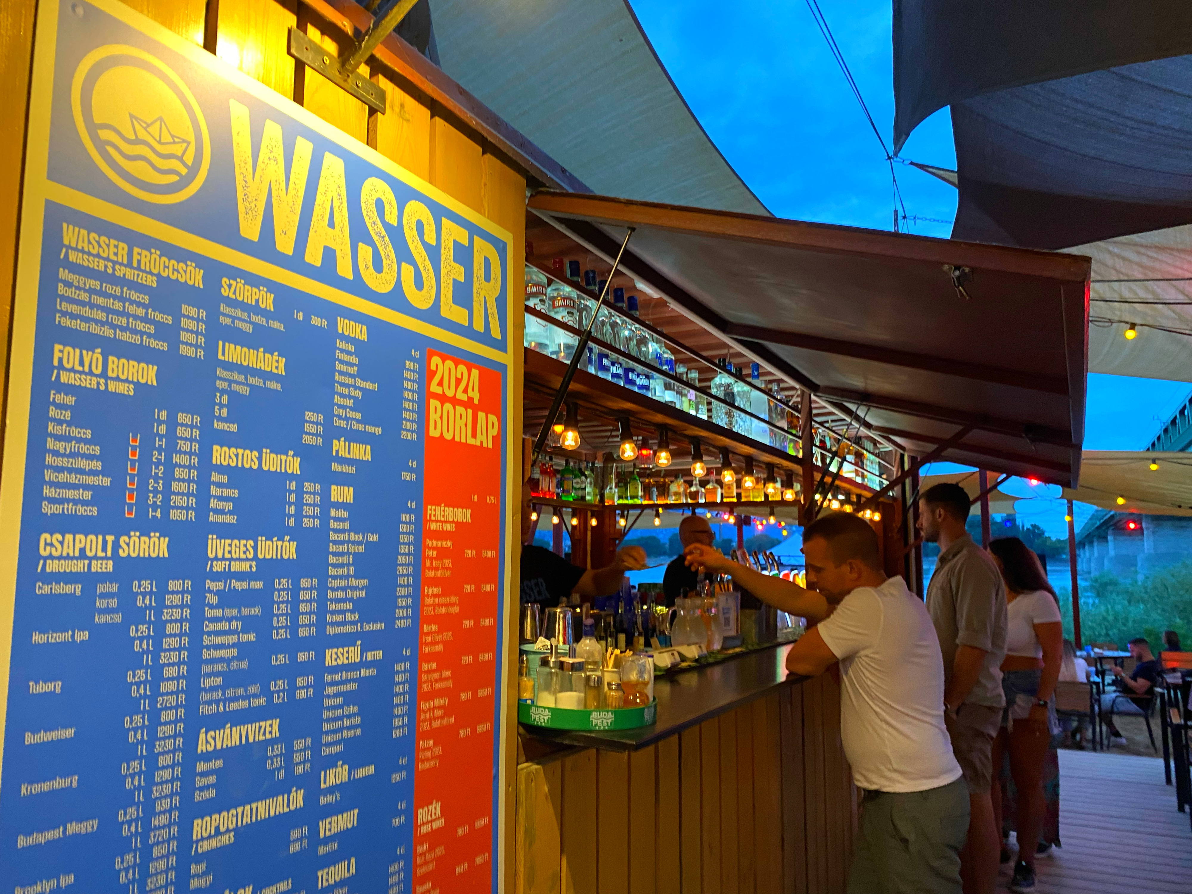 Vermut Budapesten – Klasszikus Martini Élmény a Budapesti Vízparton