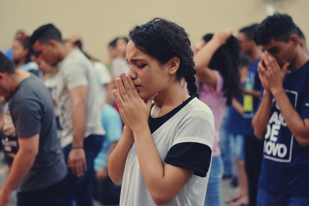 teenager praying teenager praying