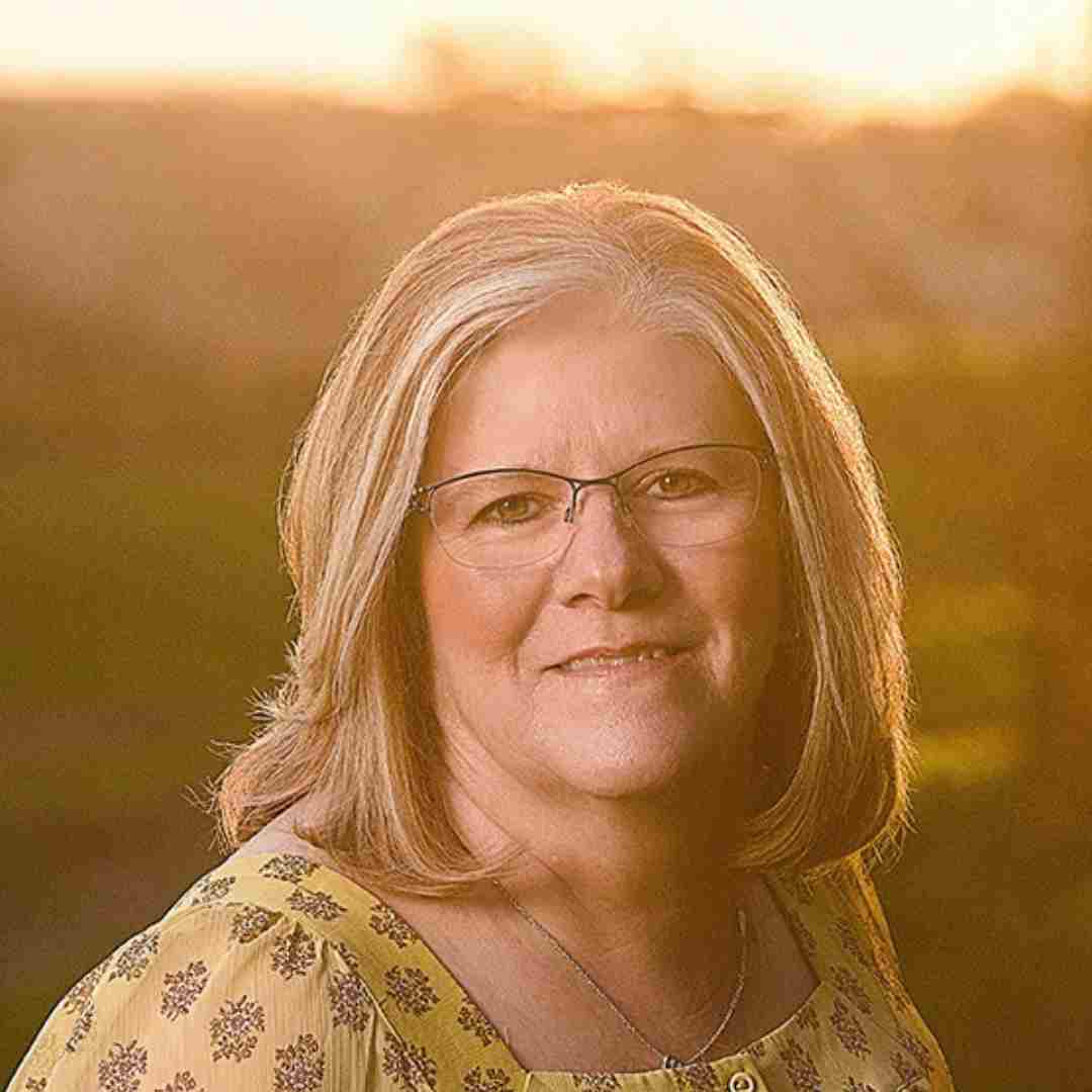 Mary Grace writes inspired stories to help those struggling in the messy middle find their hope and peace through God.