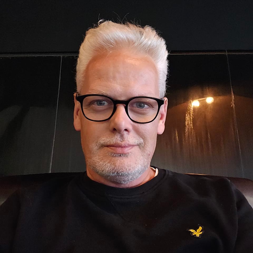 Med mer än 20 år som företagare och stort intresse för tv och digitala skärmar delar jag med mig av nyheter, beskrivningar, tips och liknande
