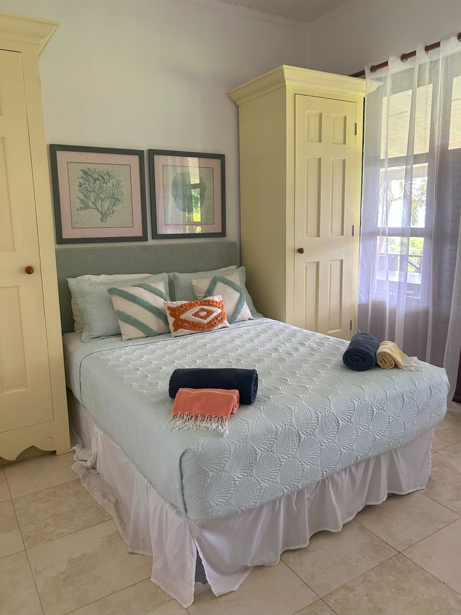 Queen Room 1