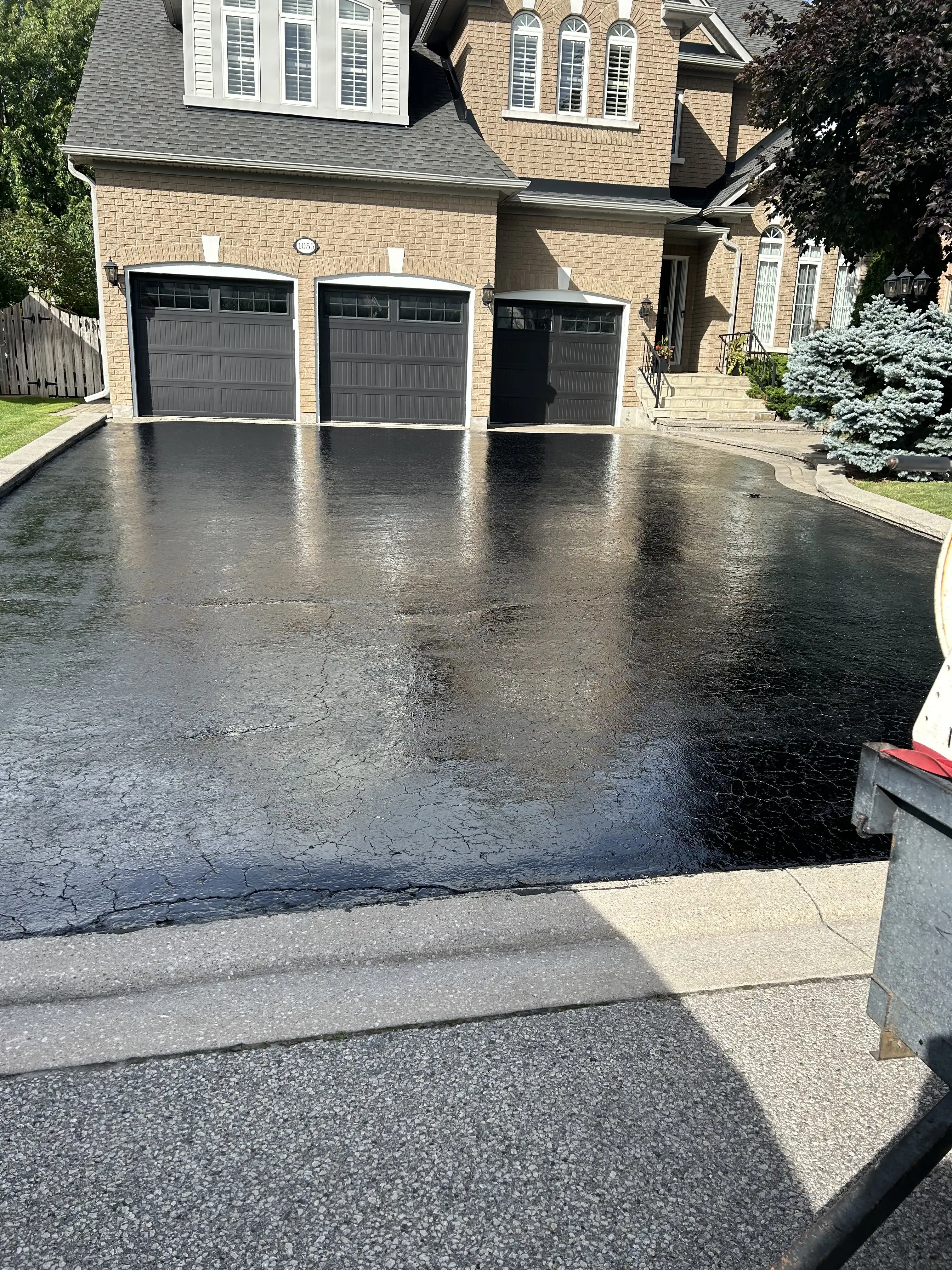Driveway sealed in Newmarket Driveway sealed in Newmarket
