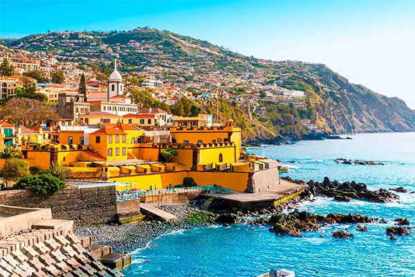 The Banana Stand by the Waterfall — Madeira’s Most Perfect Lesson