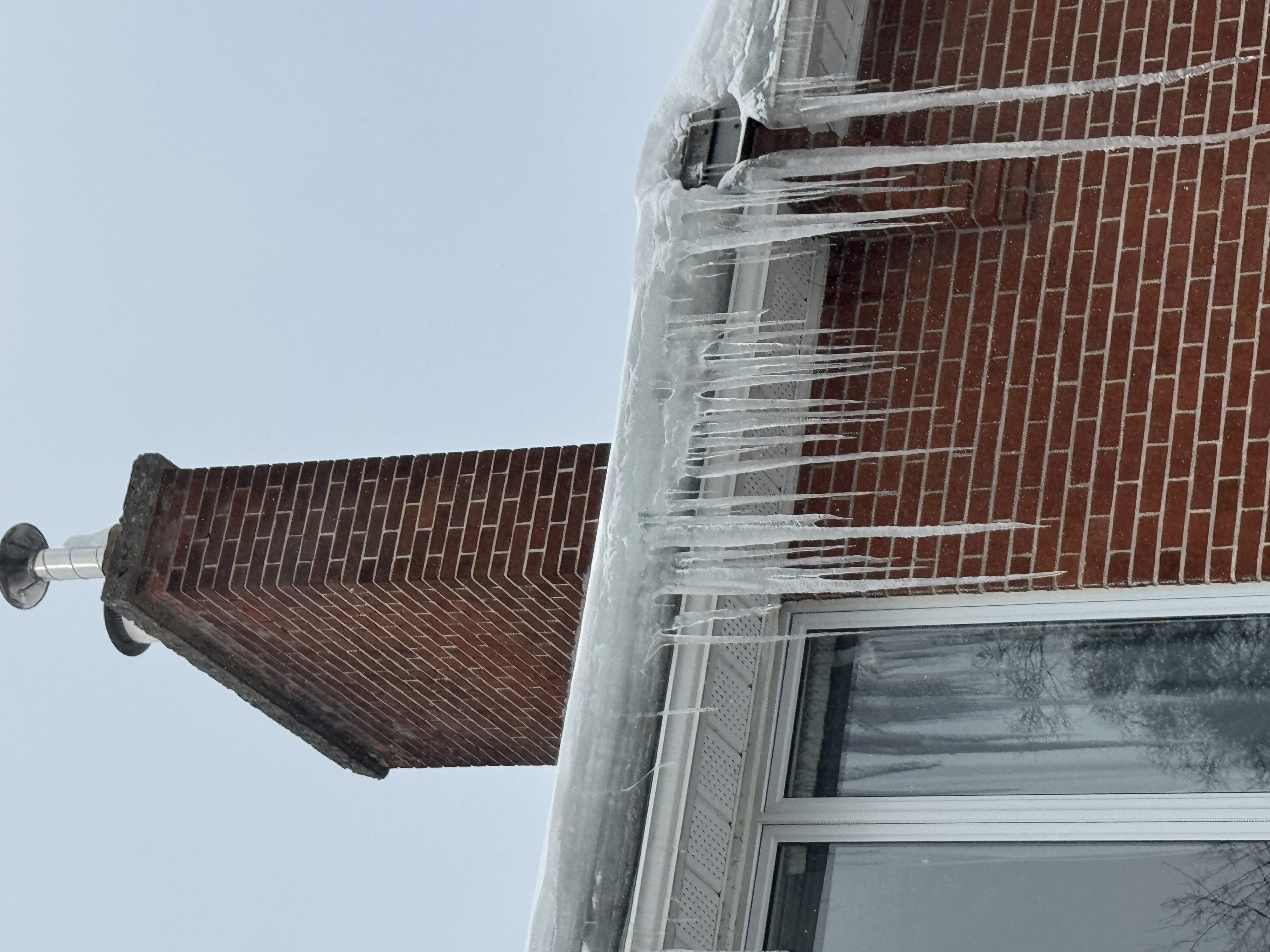 Vapeur à basse pression faisant fondre une digue de glace