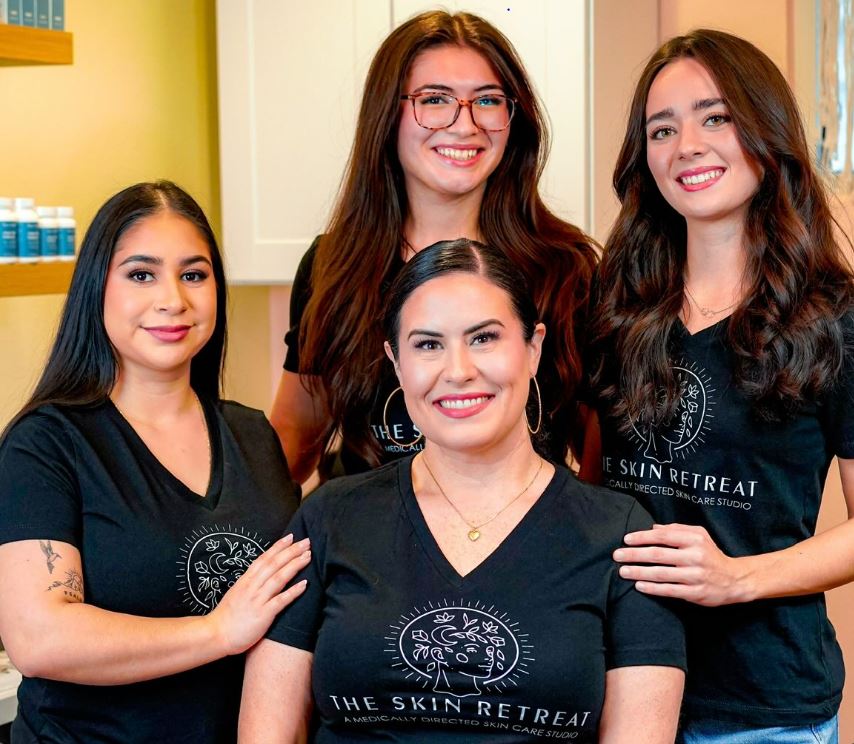 Feature of The Skin Retreat’s ‘Retreat Facial’ service with skincare details and a calm spa aesthetic to highlight relaxation Feature of The Skin Retreat’s ‘Retreat Facial’ service with skincare details and a calm spa aesthetic to highlight relaxation