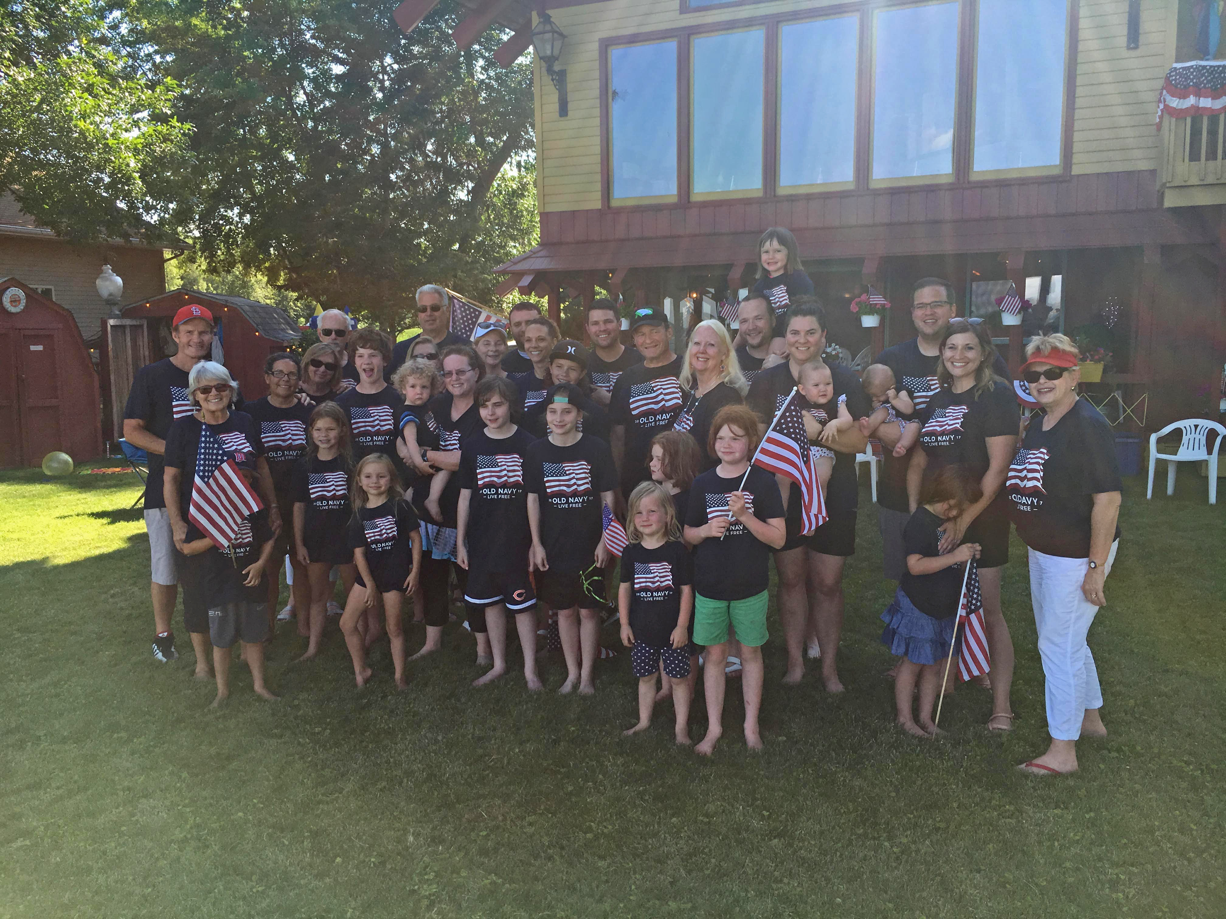 Large family photo near the beach.