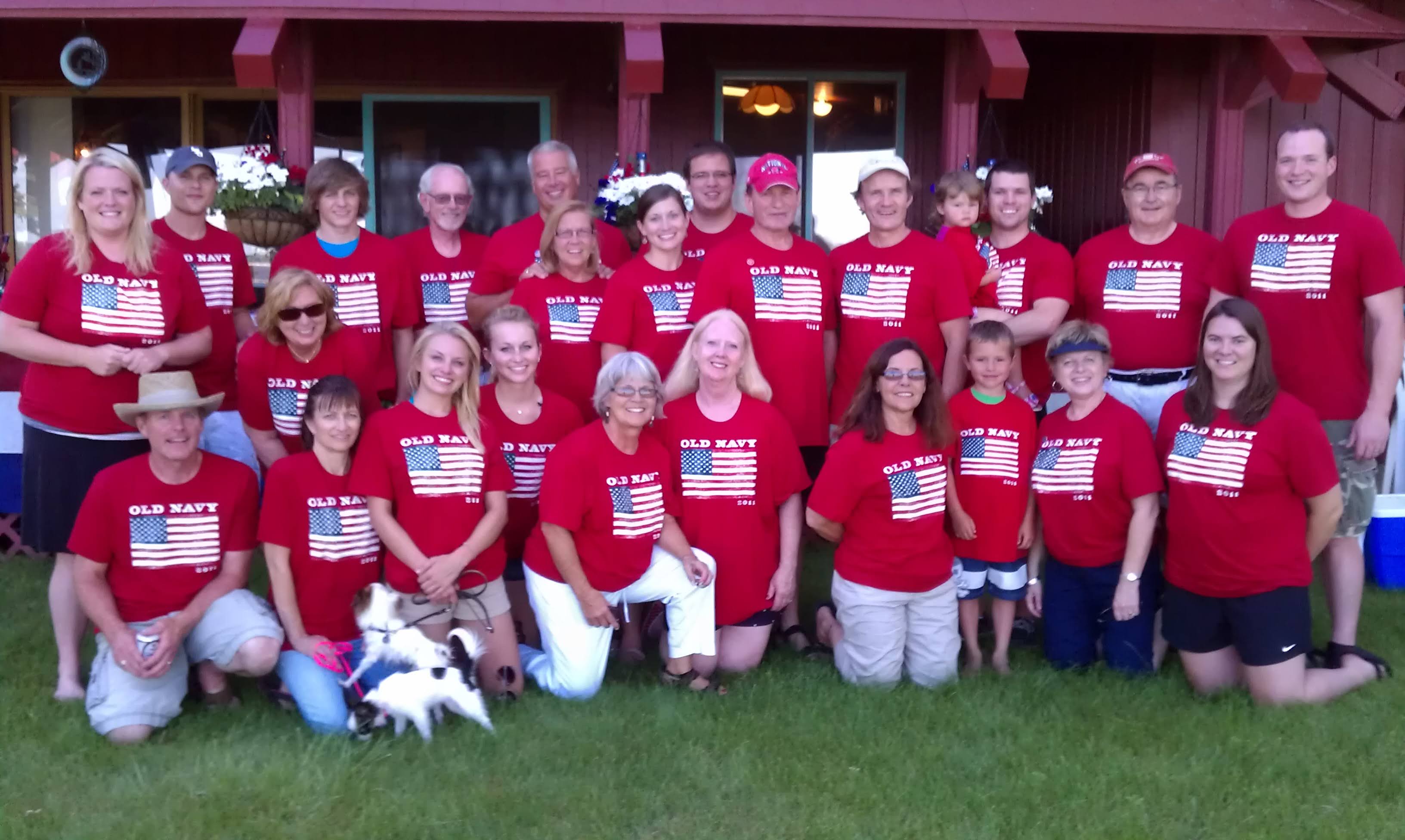 Summer extended family photo.