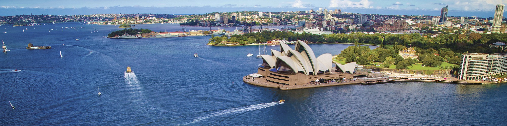 sydney opera house viewed on australian vacation