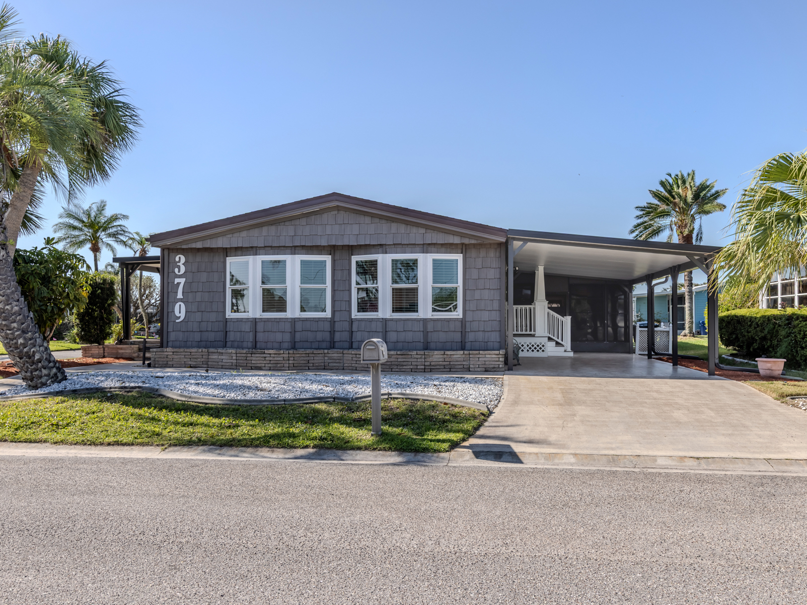 379 Harbor Isles Drive 379 Harbor Isles Drive