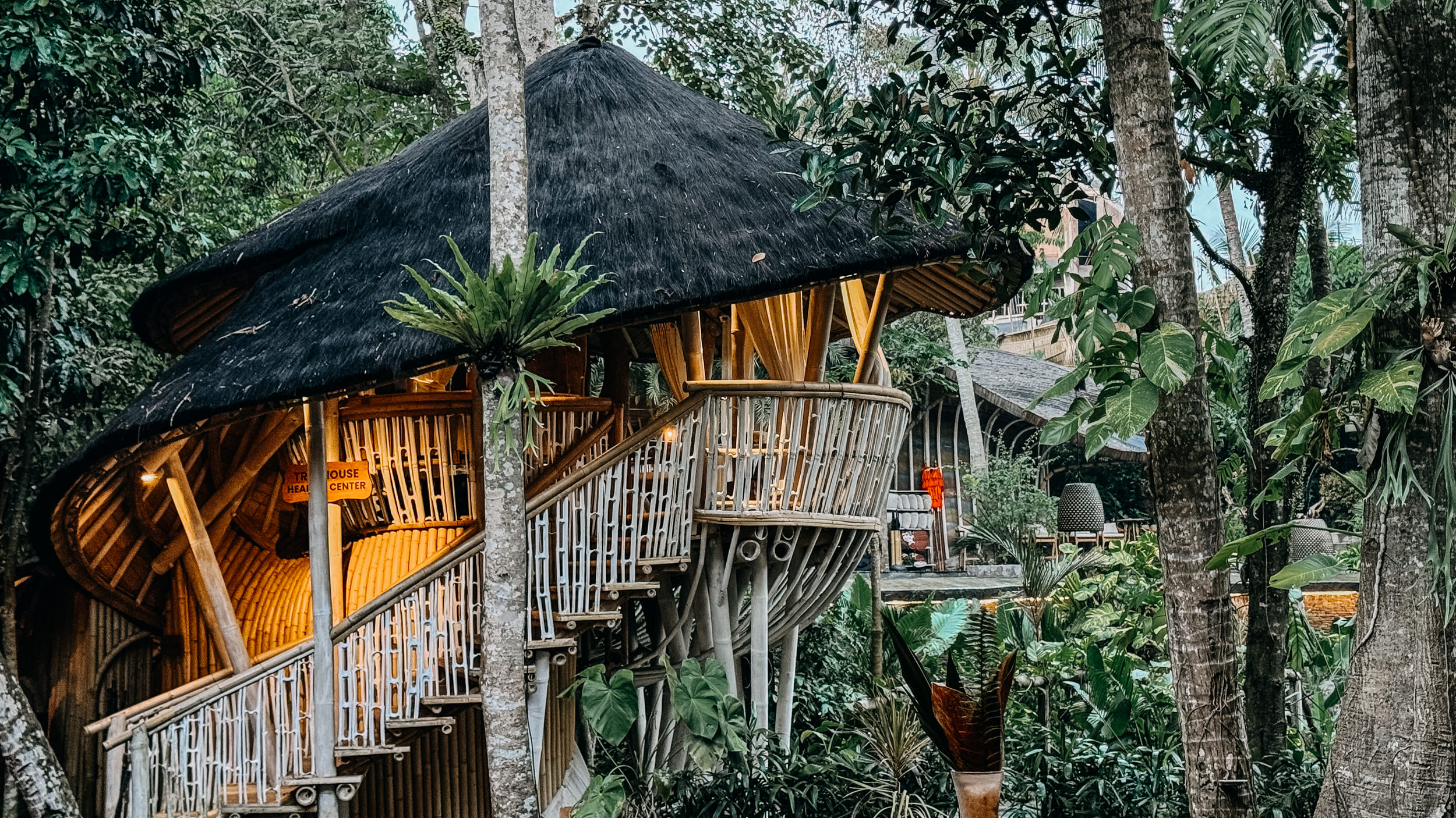ulamani eco luxury hotel in bali , the best bamboo hotel in bali 