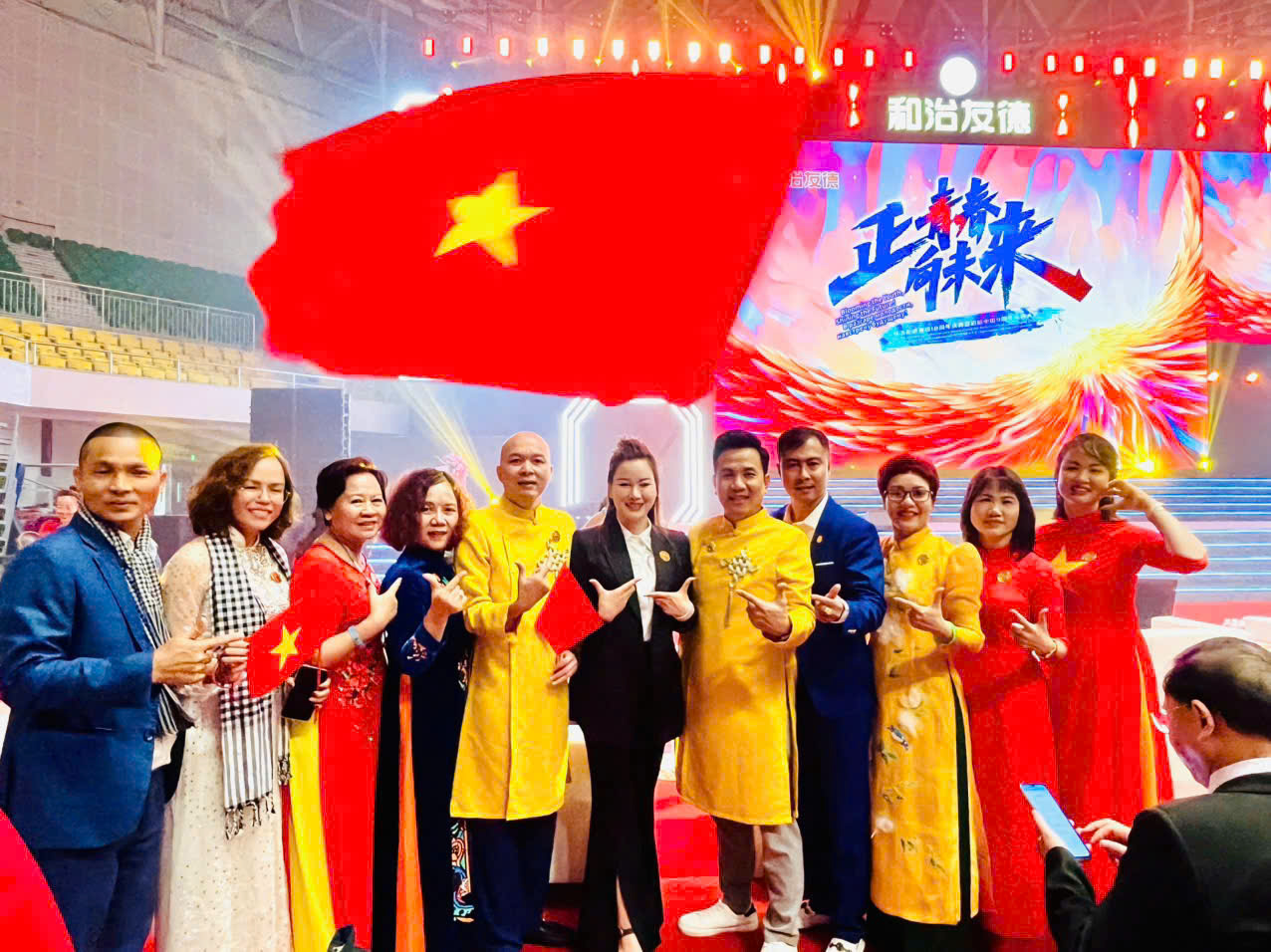 kỉ niệm 18 năm thành lập Fohoway