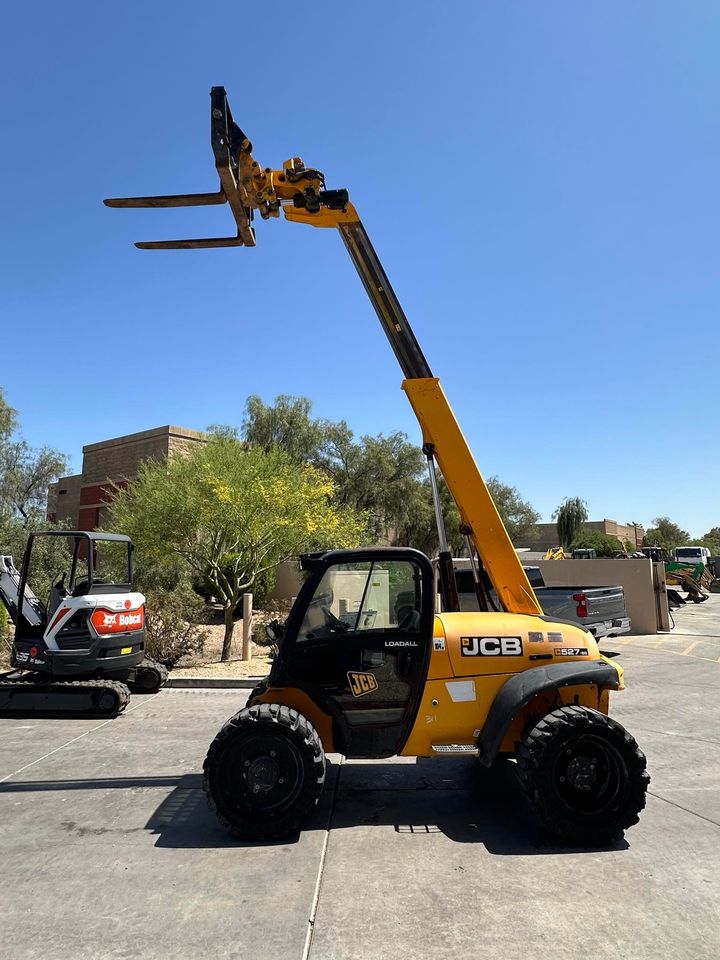 2011 Enclosed Telehandler