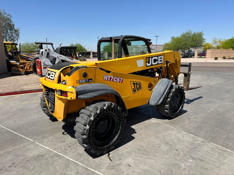 2011 Enclosed Telehandler