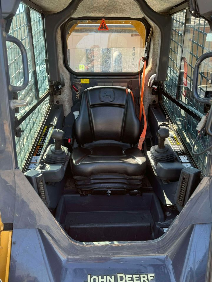 2019 Enclosed Skid Steer