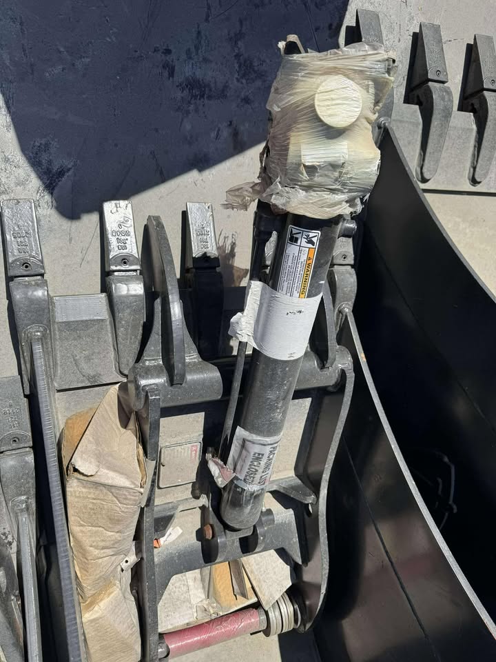 Thumb Attachment