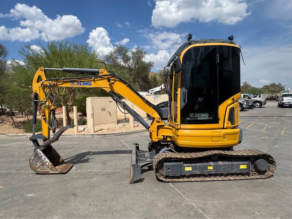 2019 Enclosed Mini Excavator