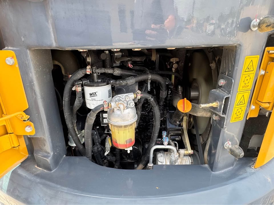2019 Enclosed Mini Excavator