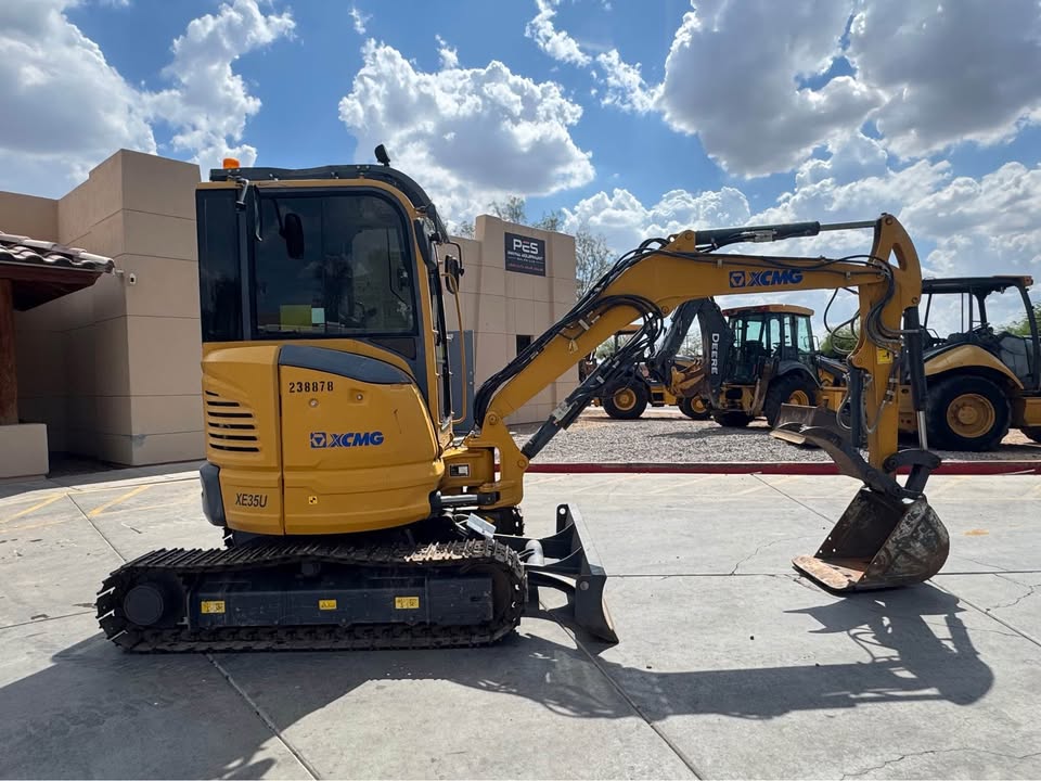 2019 Enclosed Mini Excavator