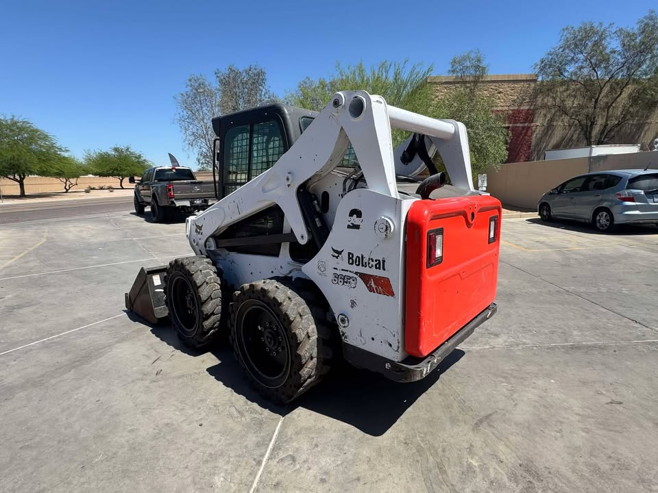 2019 Enclosed Skid Steer