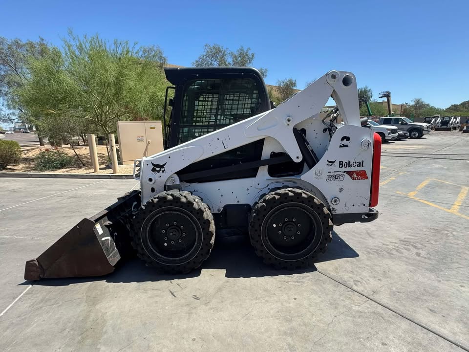 2019 Enclosed Skid Steer
