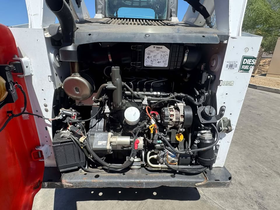 2019 Enclosed Skid Steer