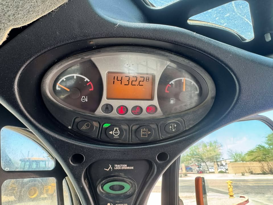 2019 Enclosed Skid Steer