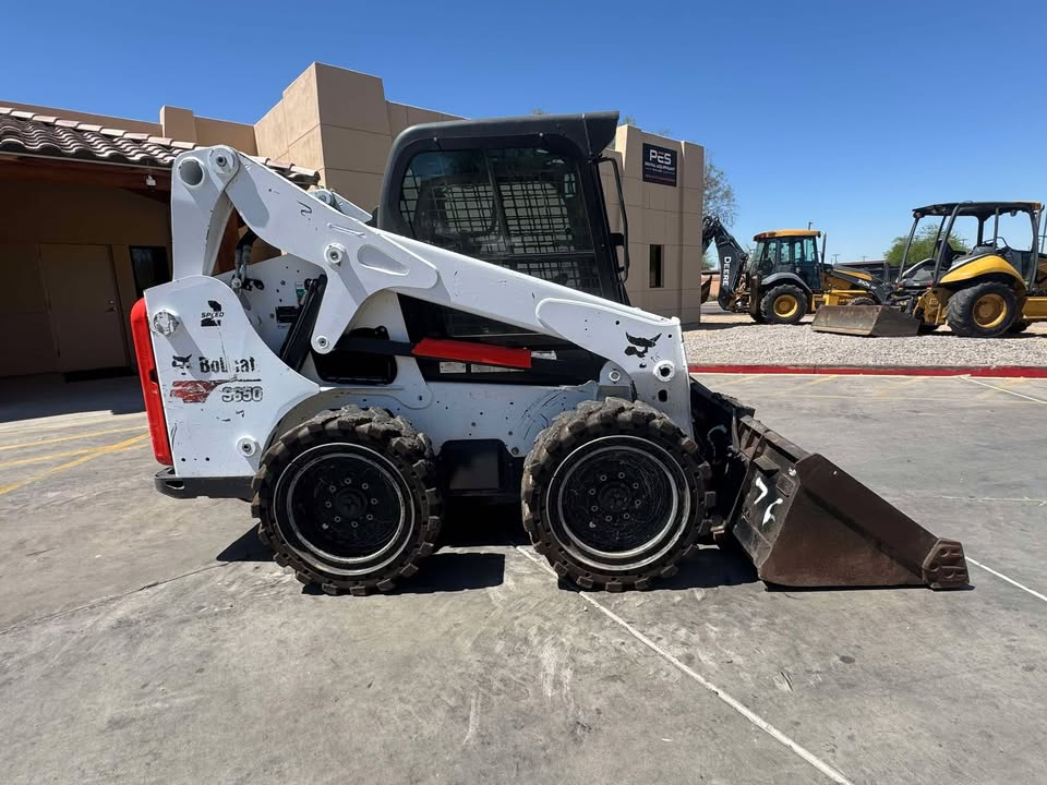 2019 Enclosed Skid Steer