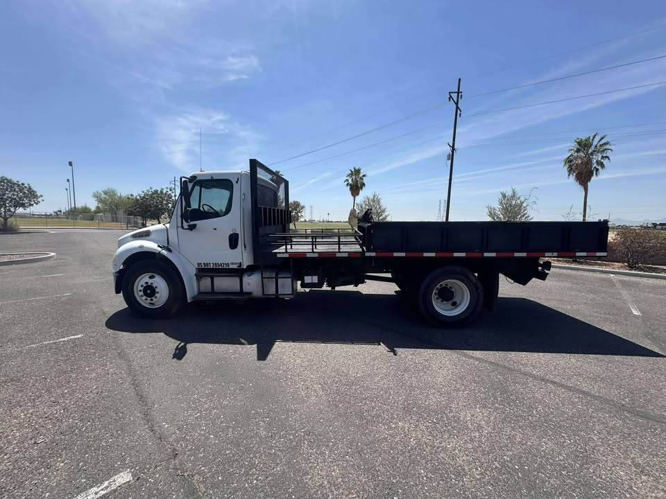 2005 Flatbed Truck with Dump